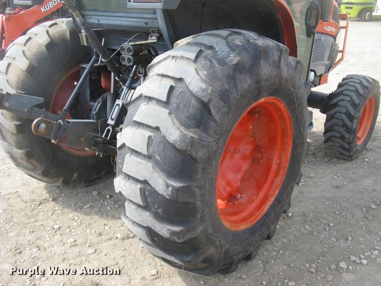 image for item DC2488 Kubota L5240 HST MFWD tractor