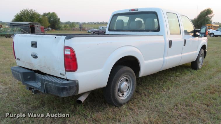 image for item DC2498 2011 Ford F250 Super Duty Crew Cab pickup truck