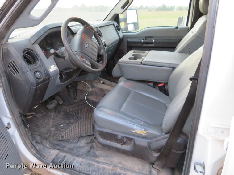 image for item DC2498 2011 Ford F250 Super Duty Crew Cab pickup truck