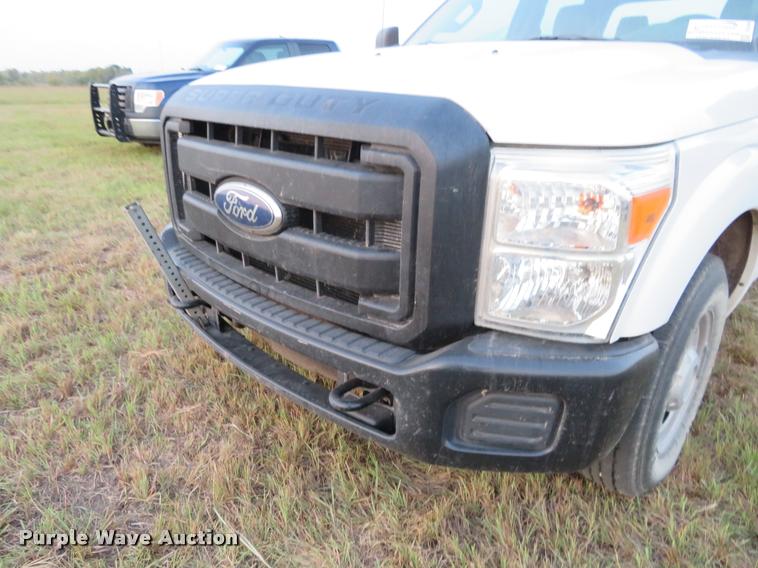 image for item DC2498 2011 Ford F250 Super Duty Crew Cab pickup truck
