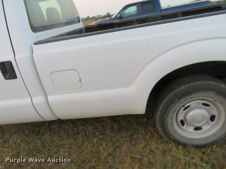 image for item DC2498 2011 Ford F250 Super Duty Crew Cab pickup truck