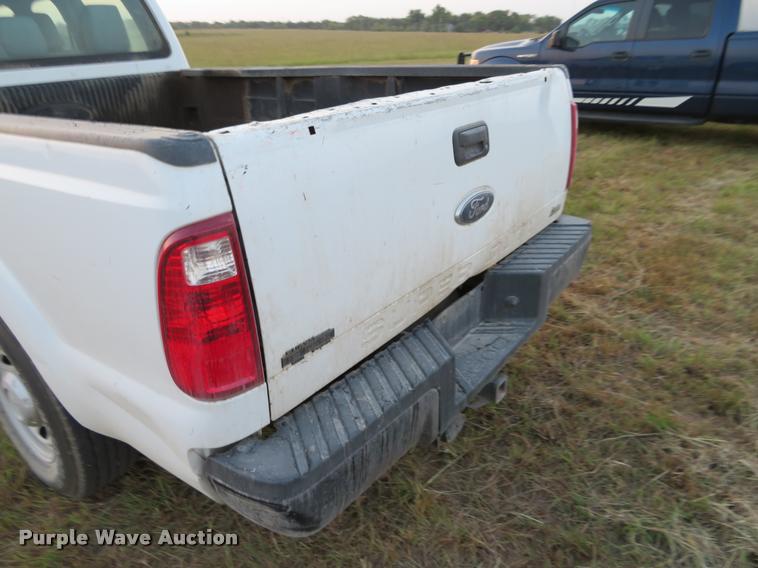 image for item DC2498 2011 Ford F250 Super Duty Crew Cab pickup truck