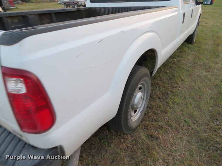 image for item DC2498 2011 Ford F250 Super Duty Crew Cab pickup truck