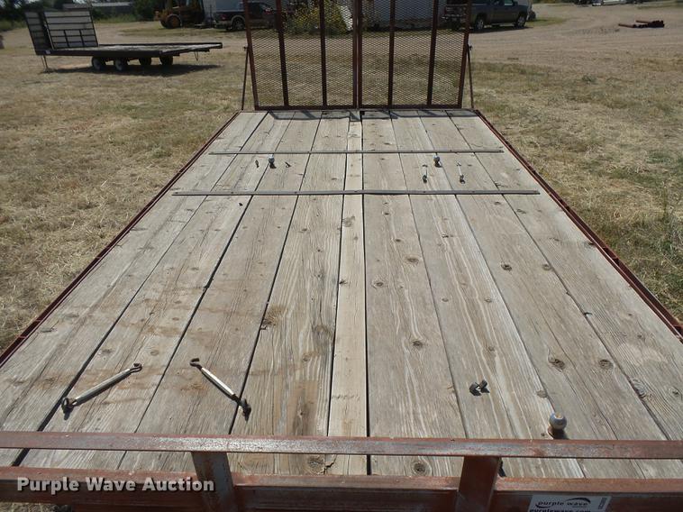 image for item DC3862 1999 Davis utility trailer