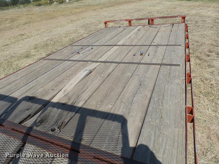 image for item DC3862 1999 Davis utility trailer