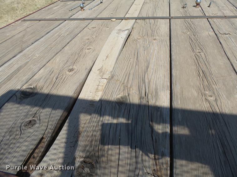 image for item DC3862 1999 Davis utility trailer