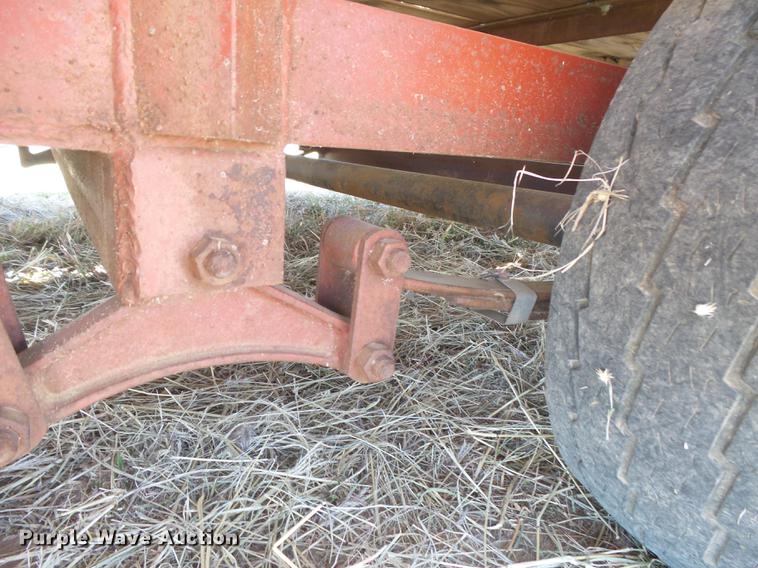 image for item DC3862 1999 Davis utility trailer