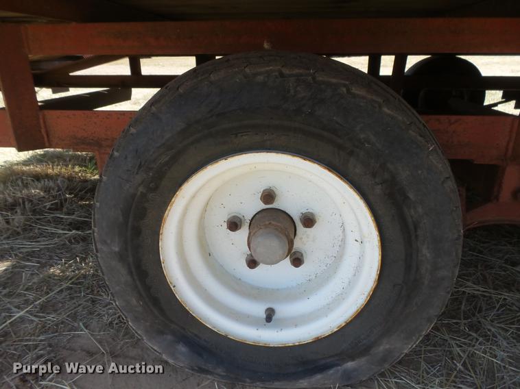 image for item DC3862 1999 Davis utility trailer