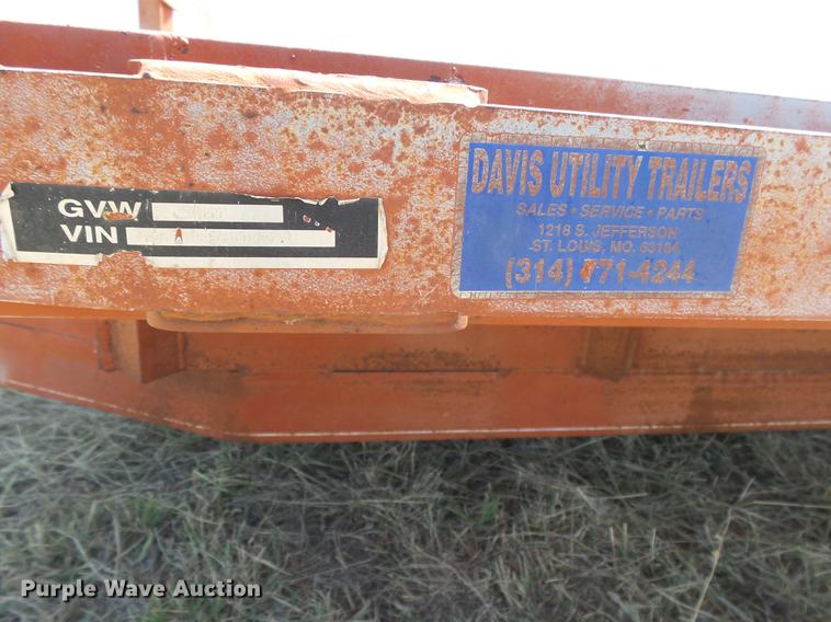 image for item DC3862 1999 Davis utility trailer