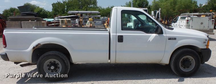 image for item DC5464 2001 Ford F250 Super Duty pickup truck