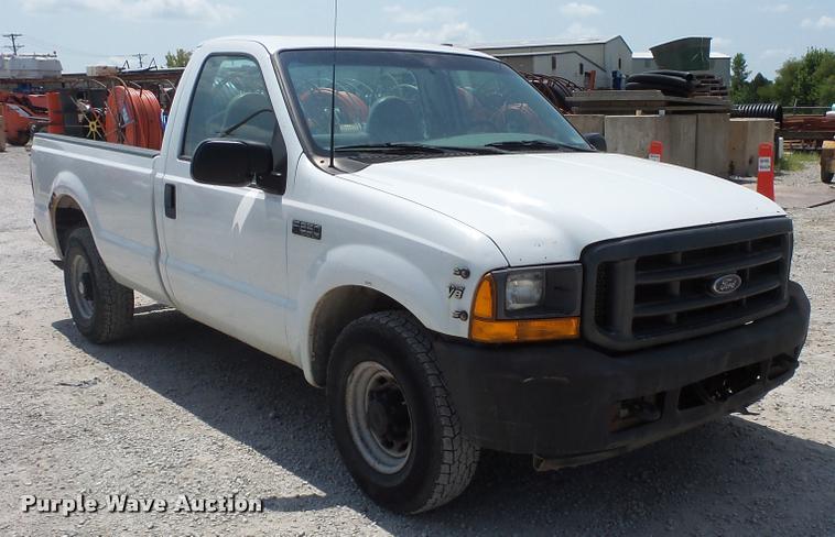 image for item DC5464 2001 Ford F250 Super Duty pickup truck