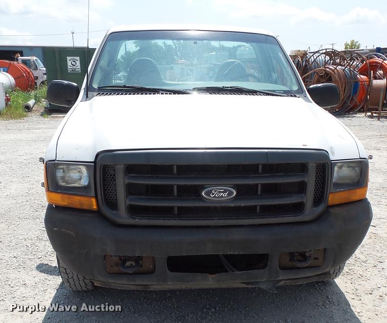 image for item DC5464 2001 Ford F250 Super Duty pickup truck