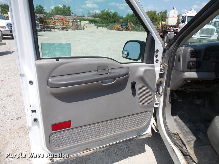 image for item DC5464 2001 Ford F250 Super Duty pickup truck