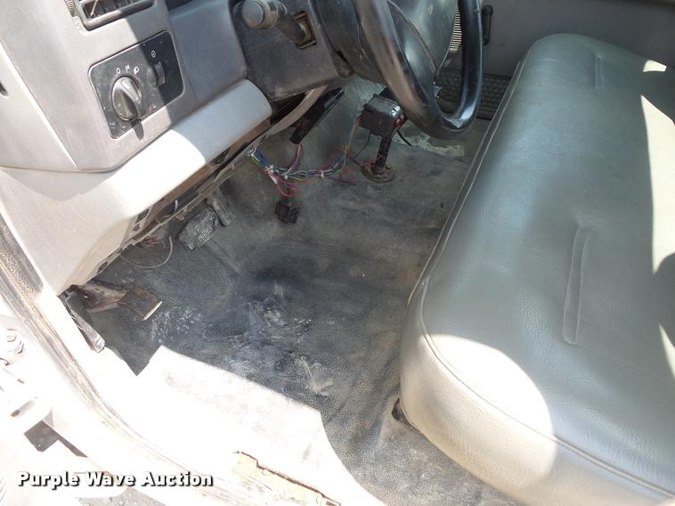 image for item DC5464 2001 Ford F250 Super Duty pickup truck