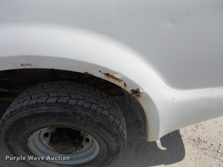 image for item DC5464 2001 Ford F250 Super Duty pickup truck