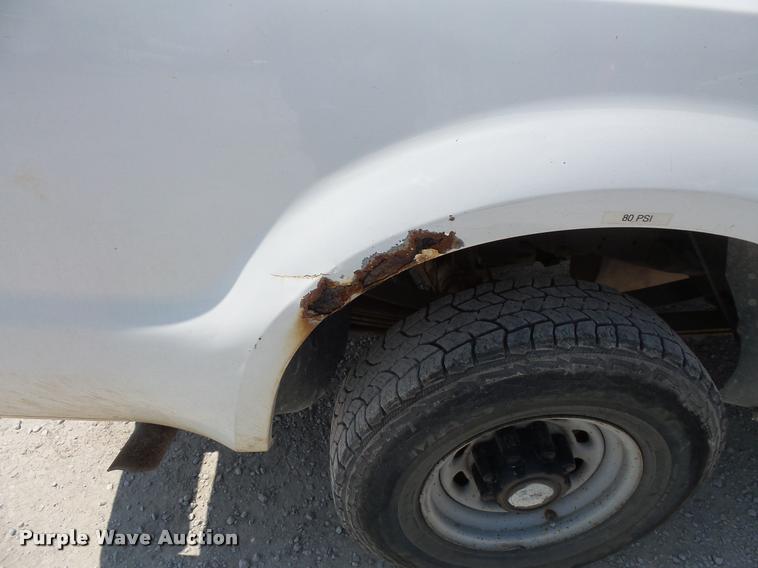 image for item DC5464 2001 Ford F250 Super Duty pickup truck