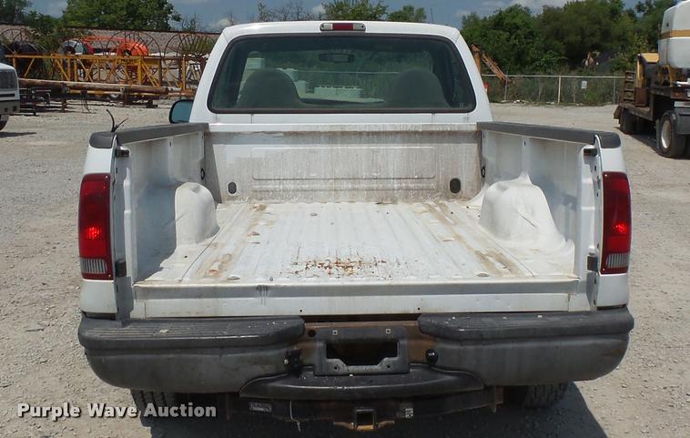 image for item DC5465 2000 Ford F250 Super Duty pickup truck