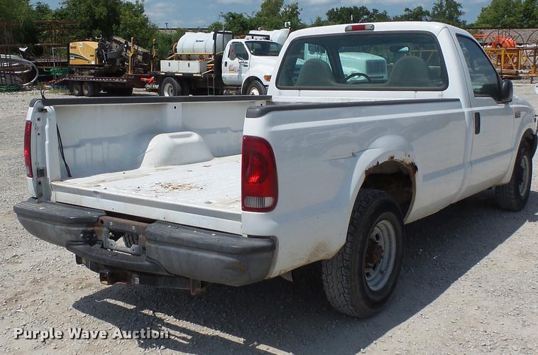 image for item DC5465 2000 Ford F250 Super Duty pickup truck