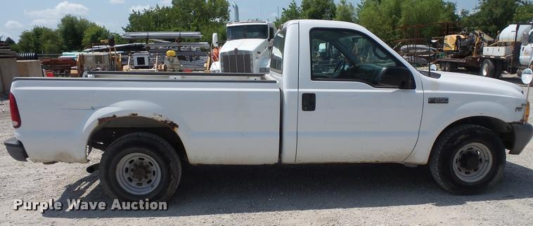 image for item DC5465 2000 Ford F250 Super Duty pickup truck