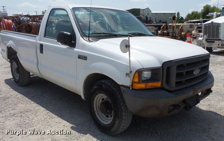 image for item DC5465 2000 Ford F250 Super Duty pickup truck