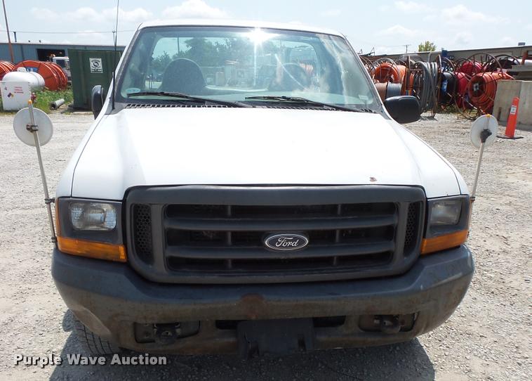 image for item DC5465 2000 Ford F250 Super Duty pickup truck
