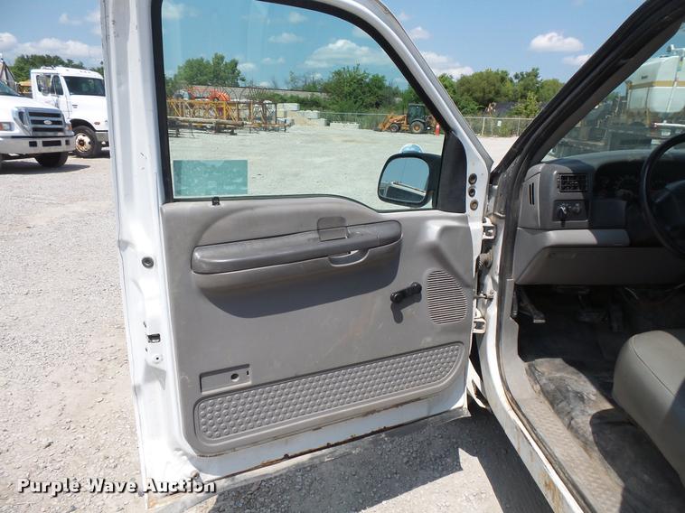 image for item DC5465 2000 Ford F250 Super Duty pickup truck