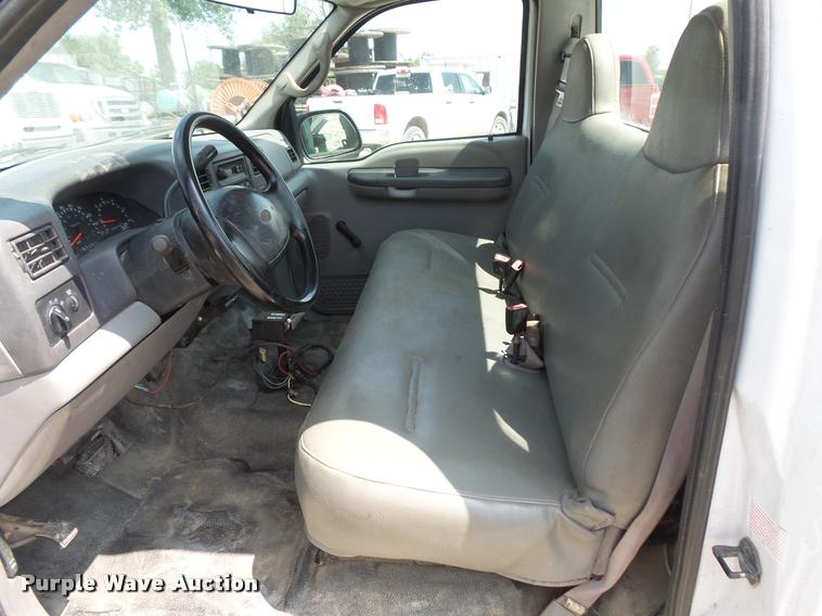 image for item DC5465 2000 Ford F250 Super Duty pickup truck