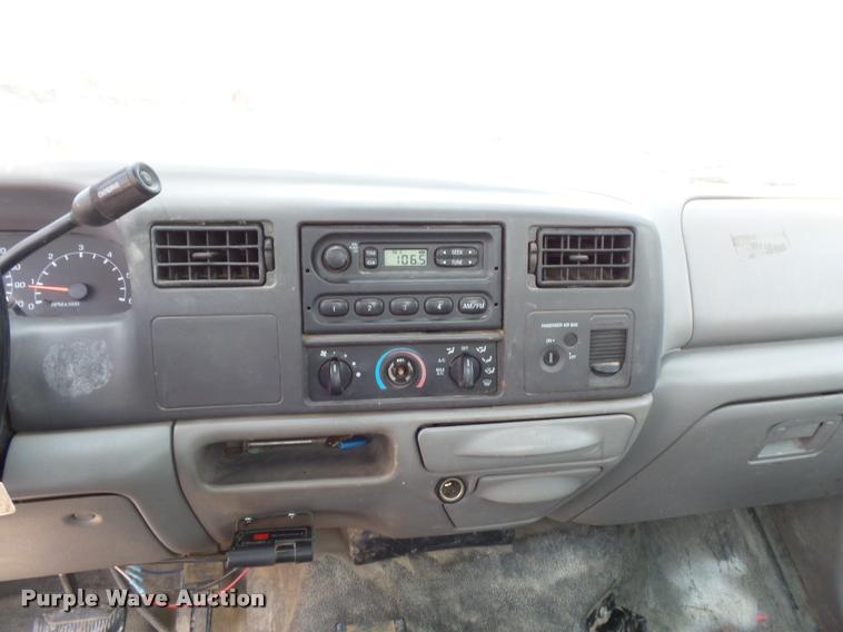 image for item DC5465 2000 Ford F250 Super Duty pickup truck