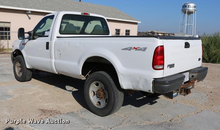 image for item DD0085 2005 Ford F350 Super Duty pickup truck
