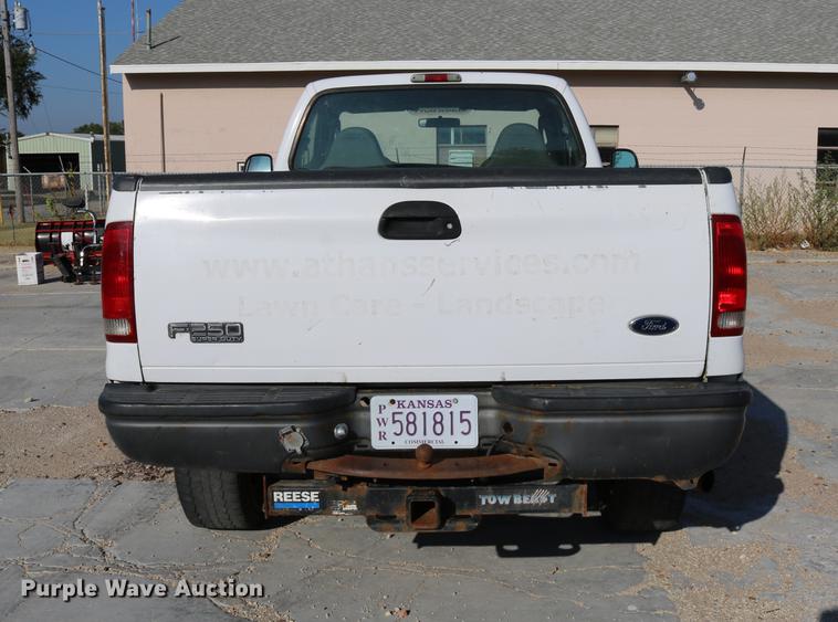 image for item DD0085 2005 Ford F350 Super Duty pickup truck