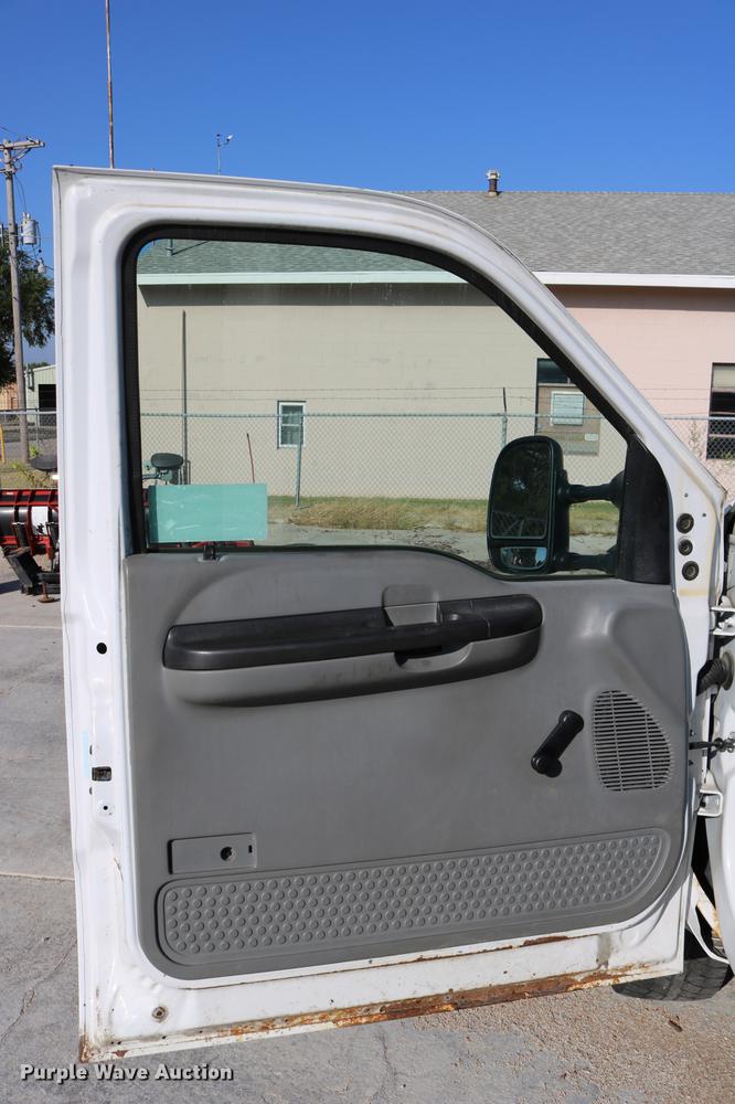 image for item DD0085 2005 Ford F350 Super Duty pickup truck