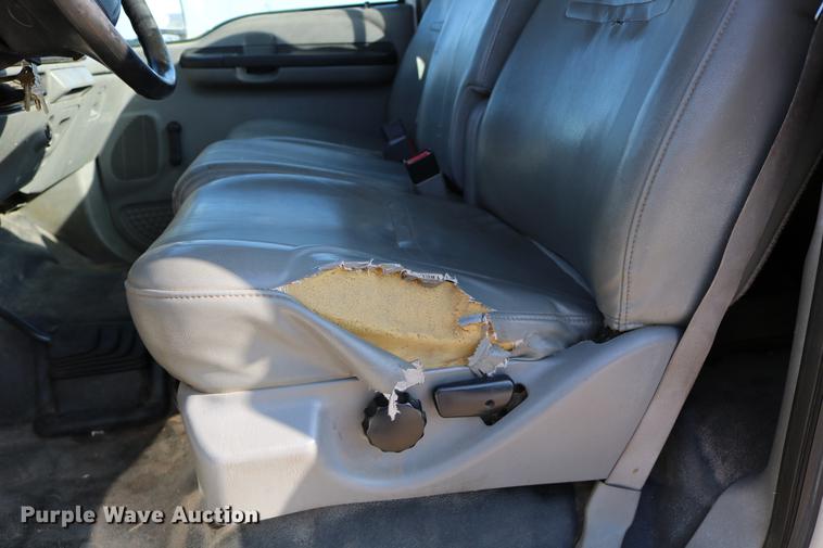 image for item DD0085 2005 Ford F350 Super Duty pickup truck