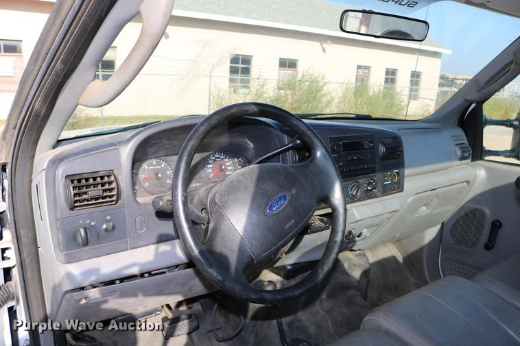 image for item DD0085 2005 Ford F350 Super Duty pickup truck