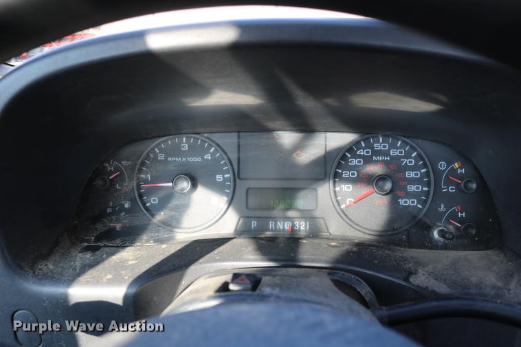 image for item DD0085 2005 Ford F350 Super Duty pickup truck