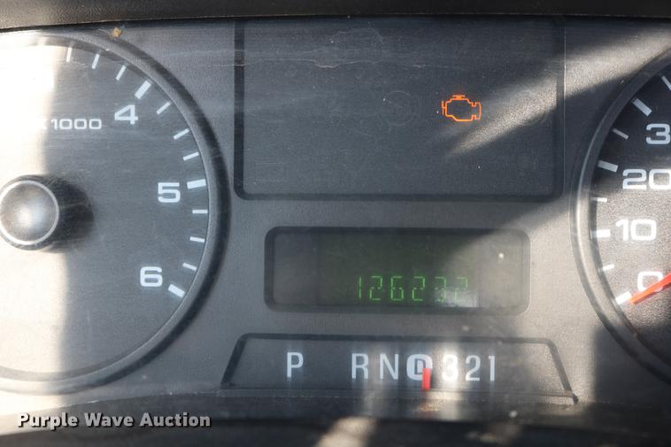 image for item DD0085 2005 Ford F350 Super Duty pickup truck