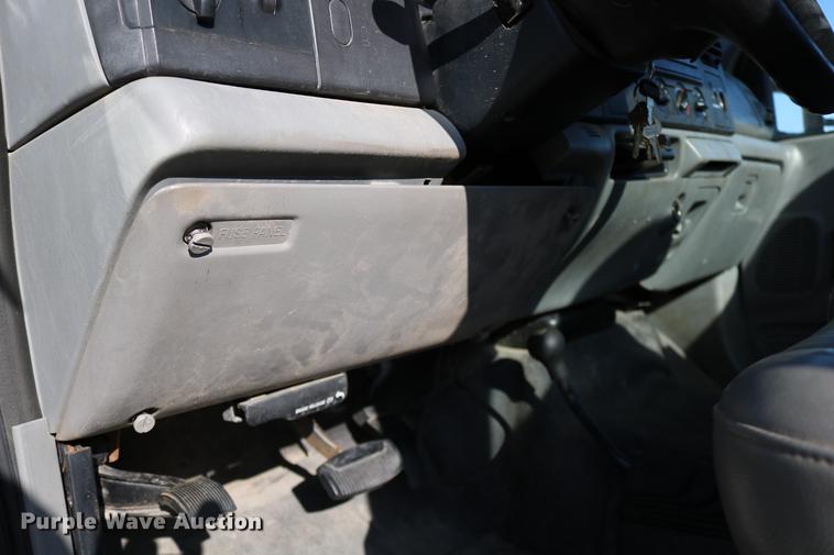 image for item DD0085 2005 Ford F350 Super Duty pickup truck