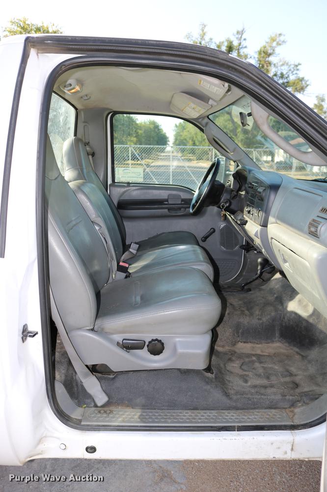 image for item DD0085 2005 Ford F350 Super Duty pickup truck