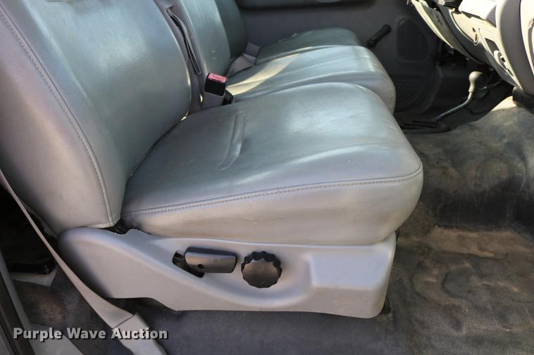 image for item DD0085 2005 Ford F350 Super Duty pickup truck