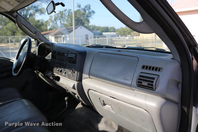 image for item DD0085 2005 Ford F350 Super Duty pickup truck