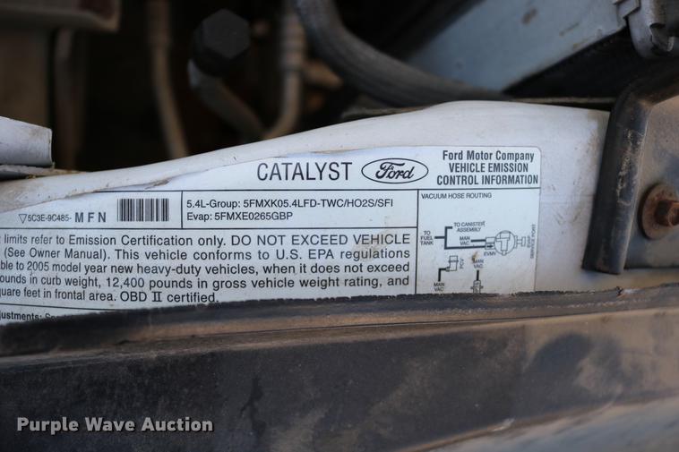 image for item DD0085 2005 Ford F350 Super Duty pickup truck