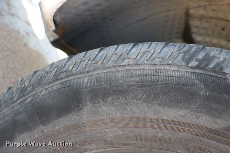 image for item DD0085 2005 Ford F350 Super Duty pickup truck