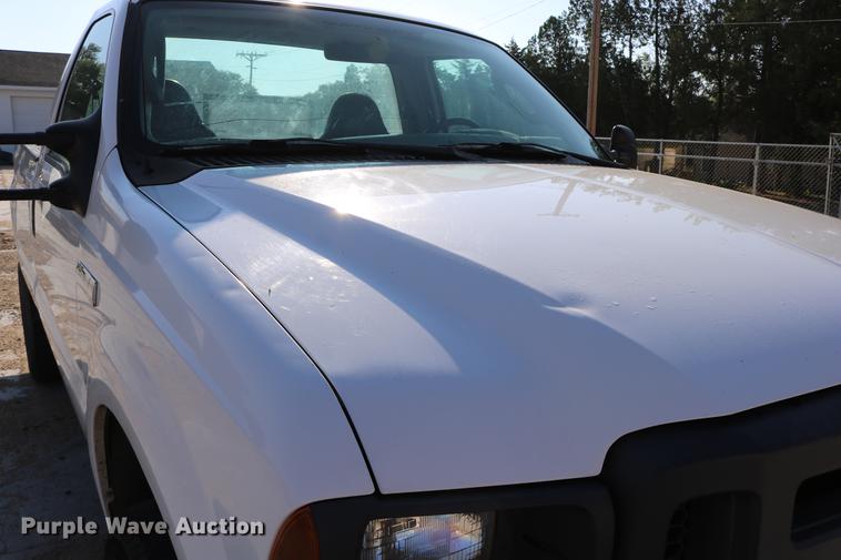 image for item DD0085 2005 Ford F350 Super Duty pickup truck