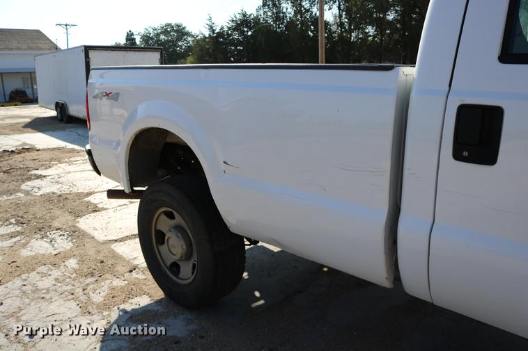 image for item DD0085 2005 Ford F350 Super Duty pickup truck