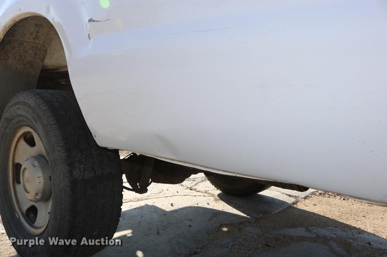 image for item DD0085 2005 Ford F350 Super Duty pickup truck