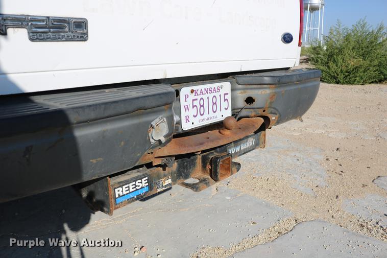 image for item DD0085 2005 Ford F350 Super Duty pickup truck