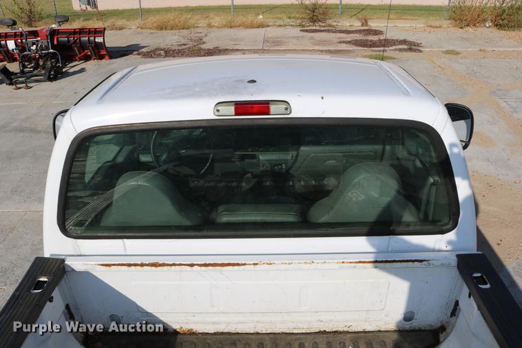 image for item DD0085 2005 Ford F350 Super Duty pickup truck