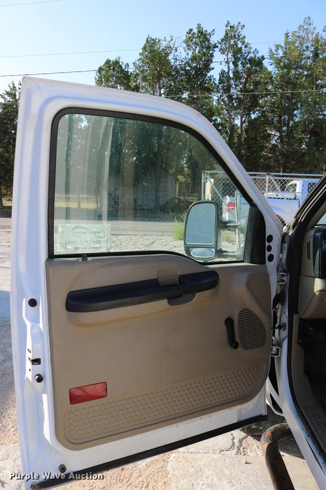 image for item DD0086 2006 Ford F250 Super Duty pickup truck