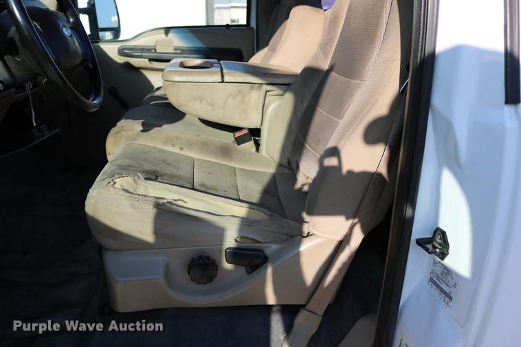 image for item DD0086 2006 Ford F250 Super Duty pickup truck