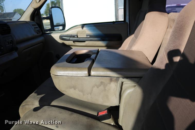 image for item DD0086 2006 Ford F250 Super Duty pickup truck