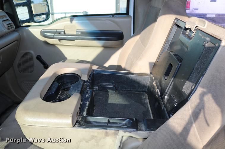 image for item DD0086 2006 Ford F250 Super Duty pickup truck